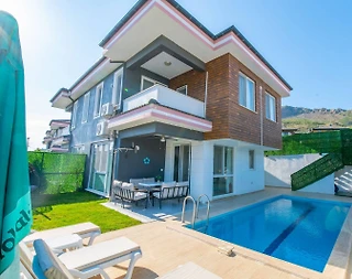 Dalaman Atakent'te Site İçerisinde, Özel ve Ortak Havuzlu, 3+1 Villa - 1
