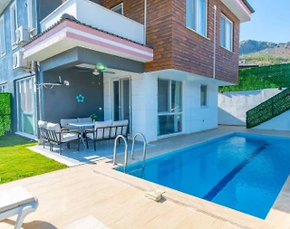 Dalaman Atakent'te Site İçerisinde, Özel ve Ortak Havuzlu, 3+1 Villa - 2
