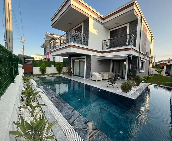 Dalaman Ege'de Geniş Ailelere Uygun, Özel Havuzlu, 4+1 Villa - 1