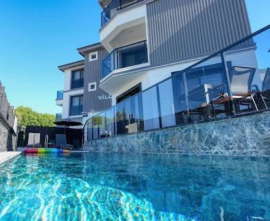 Muğla Dalaman'da Geniş Ailelere Uygun, Özel Havuzlu, Konforlu Villa - 1
