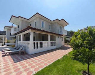 Dalyan'da Geniş Ailelere Uygun, Özel Havuzlu, 4+1 Banliyö Villa - 2