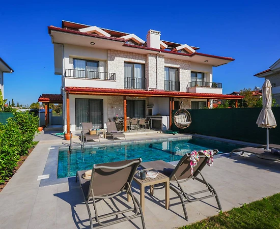 Ortaca Dalyan'da Merkeze Yakın, Özel Havuzlu, 5+1 Villa - 1