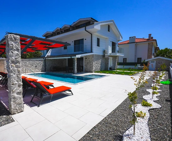 Ortaca Dalyan'da Sakin Konumda, Özel Havuzlu, İkiz Villa - 1