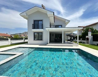 Ortaca Dalyan'da Kalabalık Ailelere Uygun, Özel Havuzlu, 5+1 Villa - 1
