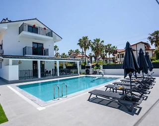 Ortaca Dalyan'da Merkezi Konumda, Özel Havuzlu, Modern Villa - 1