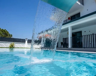 Ortaca Dalyan'da Merkezi Konumda, Özel Havuzlu, Modern Villa  - 3