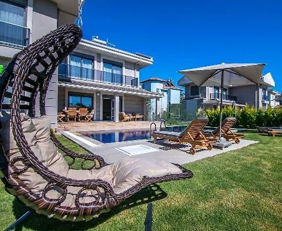 Dalyan'da Merkeze Yürüme Mesafesinde, Özel Havuzlu, 8 Kişilik Villa - 1