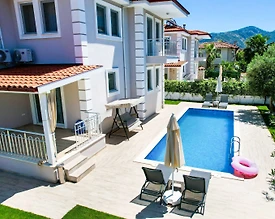 Ortaca Dalyan'da Merkezi Konumda, Özel Havuzlu, 8 Kişilik Villa - 2