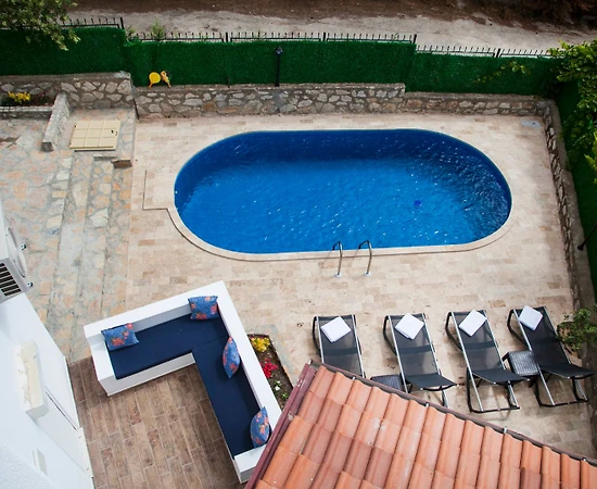 Datça Merkez'de Deniz Manzaralı, Özel Havuzlu, Şık Villa - 1