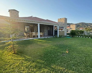Datça Kızlan'da Sakin Konumda, Geniş Bahçeli, Şık Villa  - 1