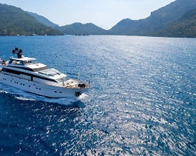 Datça'nın Serin Sularında, Kalabalık Ailelere Uygun, Lüks Motoryat - 2