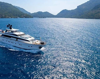 Datça'nın Serin Sularında, Kalabalık Ailelere Uygun, Lüks Motoryat - 2