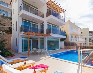 Kaş Kalkan'da Göz Alıcı Deniz Manzaralı, Özel Havuzlu, Şık Villa - 1