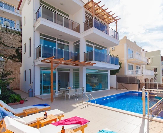 Kaş Kalkan'da Göz Alıcı Deniz Manzaralı, Özel Havuzlu, Kiralık Villa - 1