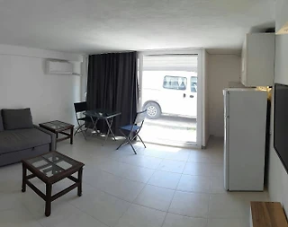Çeşme Ayayorgi'de Plajlara ve Merkeze Yakın Konumda, 1+1 Kiralık Suit - 3