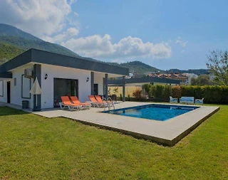 Muğla Fethiye'de Sakin Konumda, Özel Havuzlu ve Bahçeli, Kiralık Villa - 3