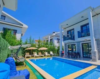 Fethiye Ölüdeniz'de Merkezi Konumda, Özel Havuzlu, Modern Villa - 1