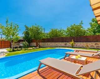 Antalya Kaş'ta Ahşap Tasarıma Sahip, Özel Havuzlu, 4 Kişilik Villa - 4