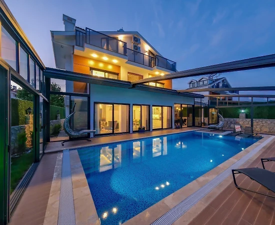 Fethiye Ölüdeniz'de Geniş Ailelere Uygun, Isıtmalı Havuzlu, Lüks Villa - 1