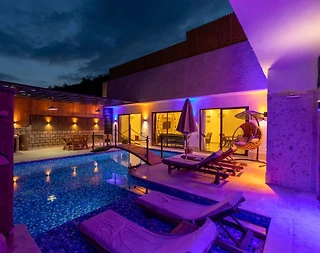 Kaş İslamlar'da Modern Tasarımlı, Kapalı ve Özel Havuzlu, Lüks Villa - 2