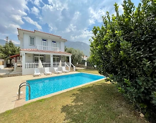 Fethiye Ölüdeniz'de Denize Yakın, Özel Havuzlu, Bahçeli Villa - 2