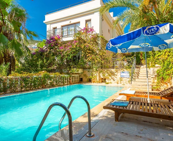 Kaş Kalkan'da Merkeze Yakın, Özel Havuzlu, 3+1, Konforlu Kiralık Villa - 1