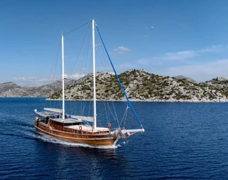 Marmaris'in Serin Sularında, 5 Kabinli, 10 Kişilik Gulet - 1