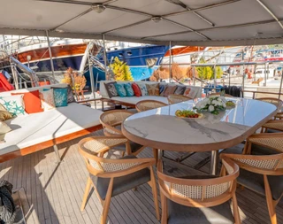 Marmaris'in Serin Sularında, 5 Kabinli, 10 Kişilik Gulet - 3