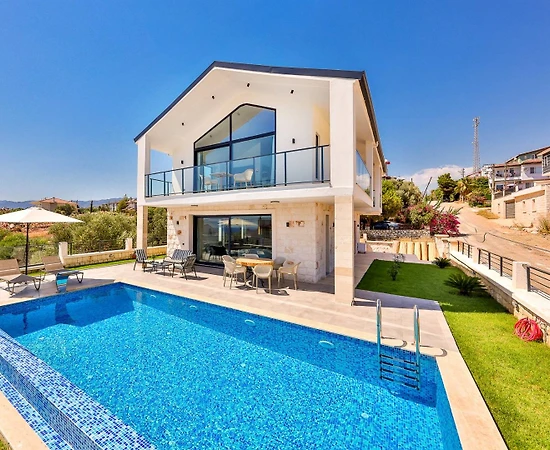 Demre Büyükkum'da Deniz Manzaralı, Açık ve Kapalı Havuzlu, Kiralık Villa - 1