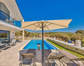 Demre Büyükkum'da Deniz Manzaralı, Açık ve Kapalı Havuzlu, Kiralık Villa - 3