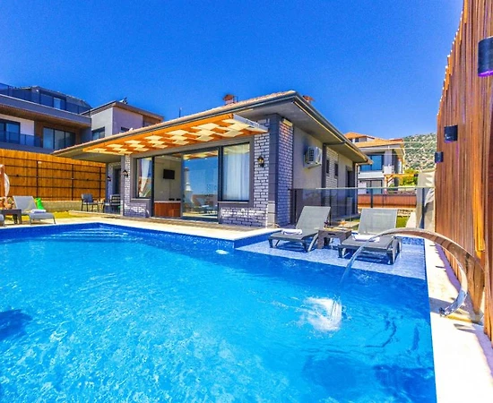 Demre Karabucak'ta Çekirdek Ailelere Uygun, Özel Havuzlu, Kiralık Villa - 1
