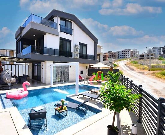 Demre Karabucak'ta Doğa İçerisinde, Özel Havuzlu, Kiralık Villa - 1