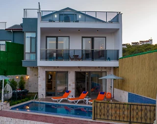 Demre Karabucak'ta Doğa Manzaralı, Kapalı Havuzlu, Ferah Villa - 1