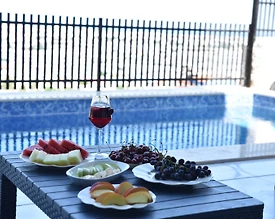 Demre Karabucak'ta Merkeze Yakın Konumda, Özel Havuzlu, Kiralık Villa - 2