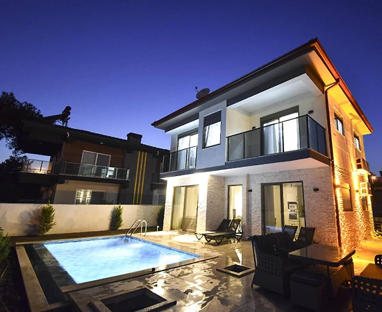 Antalya Demre'de Geniş Ailelere Uygun, Özel Havuzlu, Konforlu Villa - 1