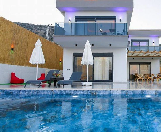 Antalya Demre'de Muhteşem Dağ Manzaralı, Özel Havuzlu, 2+1 Villa - 1