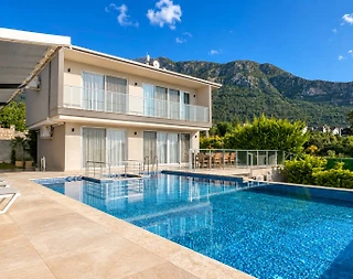 Fethiye Ölüdeniz'de Geniş Ailelere Uygun, Özel Havuzlu, Merkezi Villa - 3