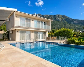 Fethiye Ölüdeniz'de Geniş Ailelere Uygun, Özel Havuzlu, Merkezi Villa - 3