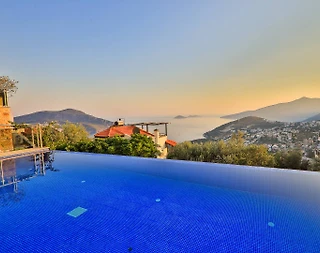 Kaş Kalkan'da Geniş Ailelere Uygun, Isıtmalı Havuzlu, Modern Villa - 4