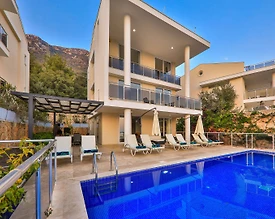 Kaş Kalkan'da Geniş Ailelere Uygun, Isıtmalı Havuzlu, Modern Villa - 2