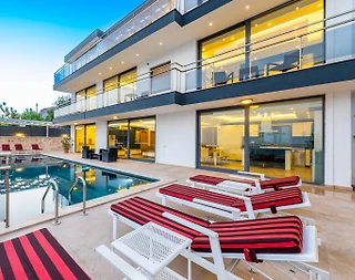 Kaş İslamlar'da Göz Alıcı Deniz Manzaralı, Özel Havuzlu, Kiralık Villa - 1