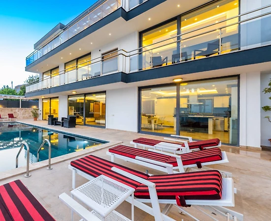 Kaş İslamlar'da Göz Alıcı Deniz Manzaralı, Özel Havuzlu, Kiralık Villa - 1