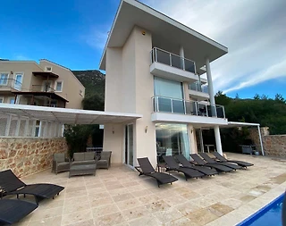 Kaş Kalkan'da Yeşillikler Arasında, Özel Havuzlu, Lüks Villa - 1