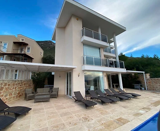Kaş Kalkan'da Yeşillikler Arasında, Özel Havuzlu, Lüks Villa - 1