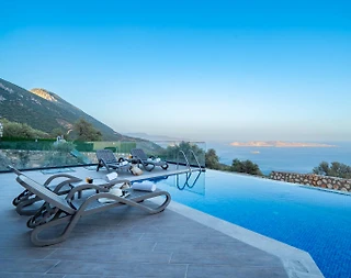 Kaş Sarıbelen'de Eşsiz Manzaraya Sahip, Özel Havuzlu, Otantik Villa  - 2