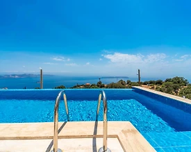 Kaş Gökçeören'de Göz Alıcı Deniz Manzaralı, Özel Havuzlu, Lüks Villa - 3