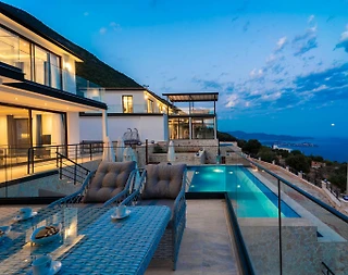 Kaş Gökçeören'de Göz Alıcı Deniz Manzaralı, Özel Havuzlu, Lüks Villa - 2