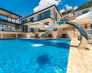Kaş Gökçeören'de Göz Alıcı Deniz Manzaralı, Özel Havuzlu, Lüks Villa - 1
