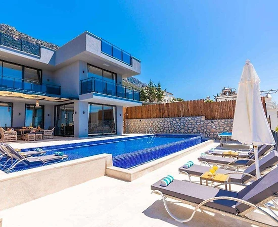 Kaş Bezirgan'da Muhteşem Deniz Manzaralı, Özel Havuzlu, Lüks Villa - 1