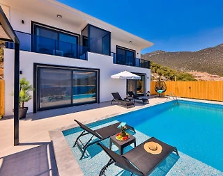 Kaş Belenli'de Panoramik Deniz Manzaralı, Özel Havuzlu, Şık Villa - 1